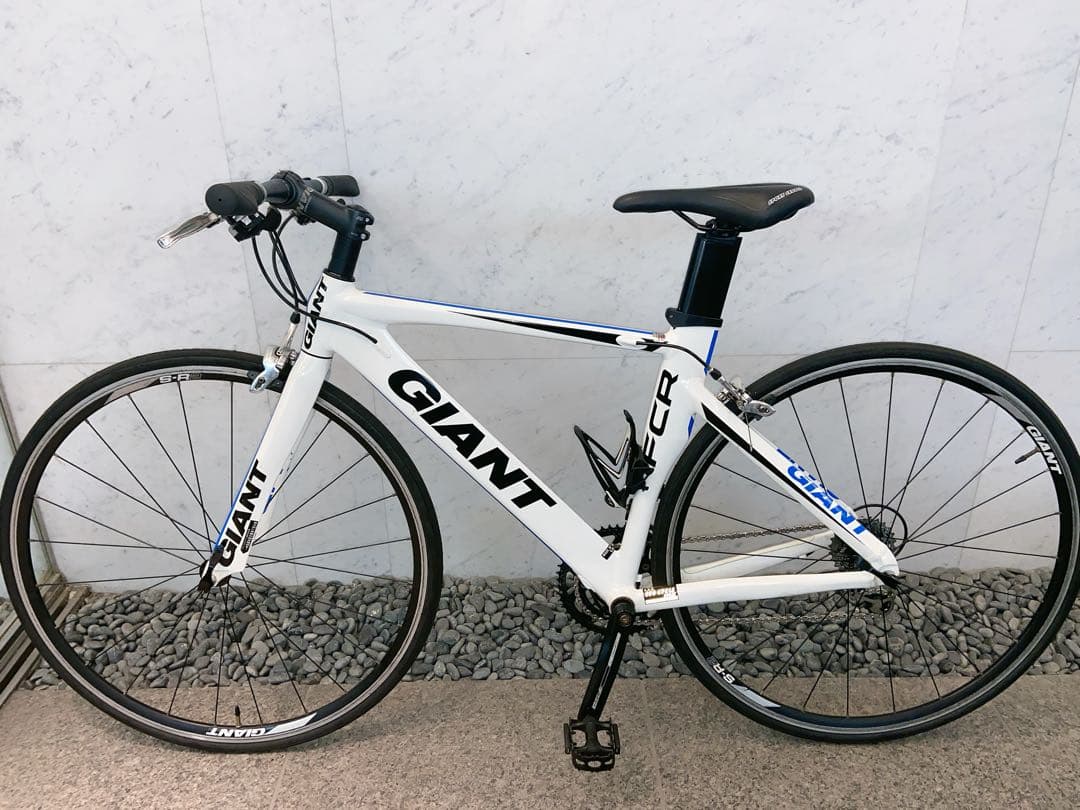 カーボン！　GIANT FCR フラットバーロード　クロスバイク　ジャイアント