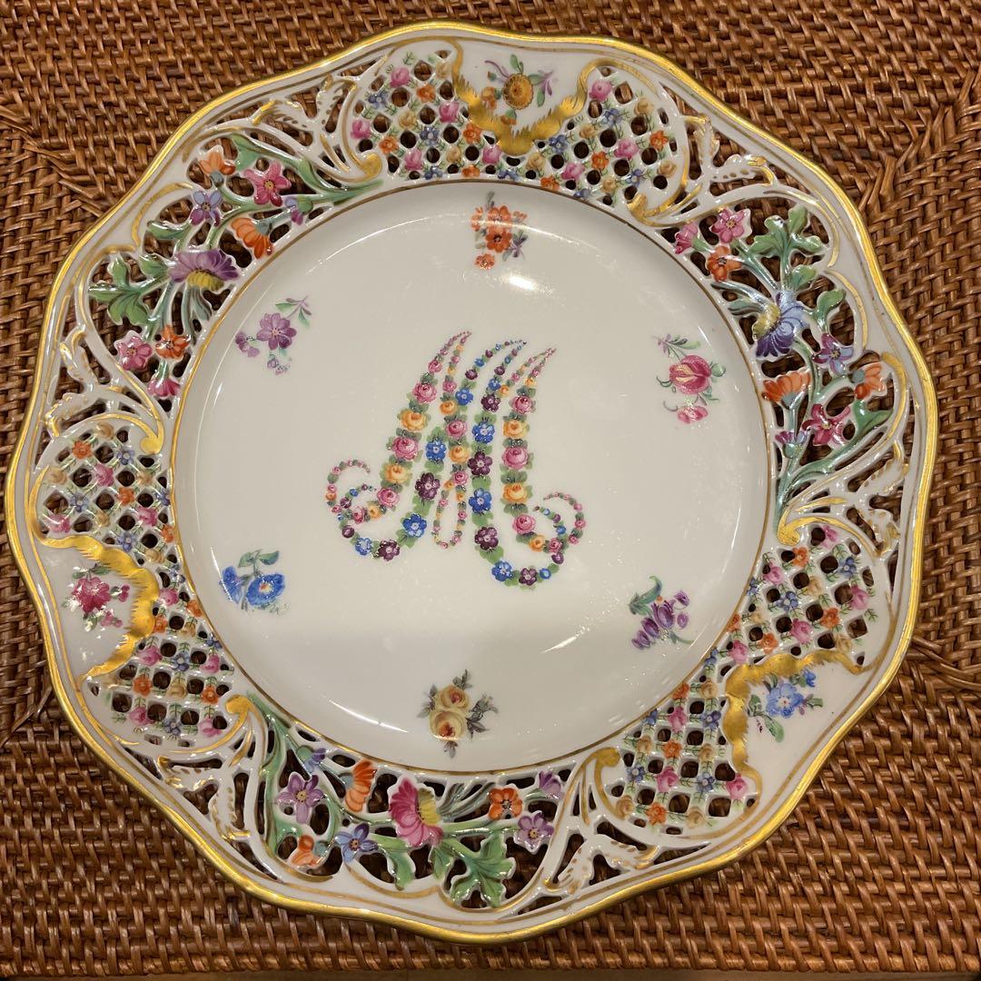 セール　マリーアントワネットピアスプレート　アンティークドレスデン