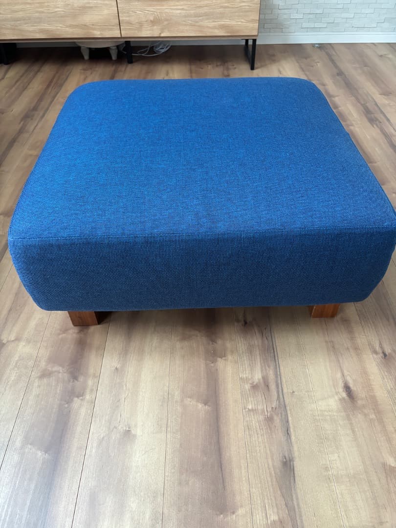 NOYES 青 オットマン　Decibel c4