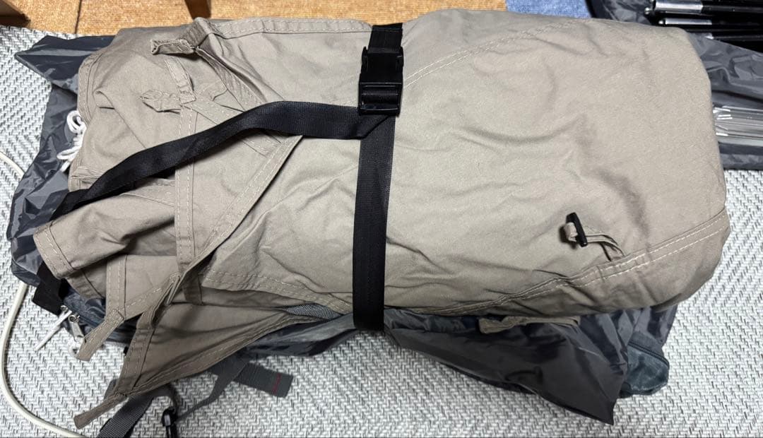 ホールアース ピノマッド