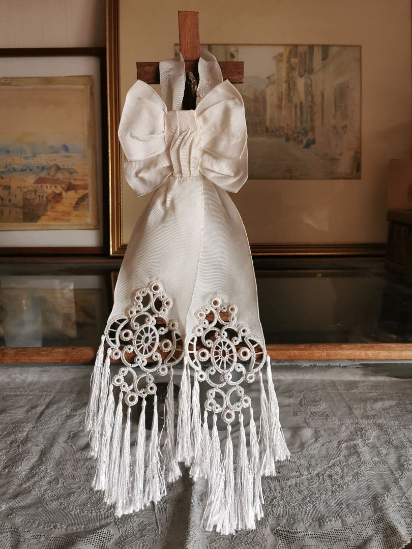 アンティーク 初聖体式 ダブルボウ腕章 透し幾何学紋 フリンジ装飾 オモニエール