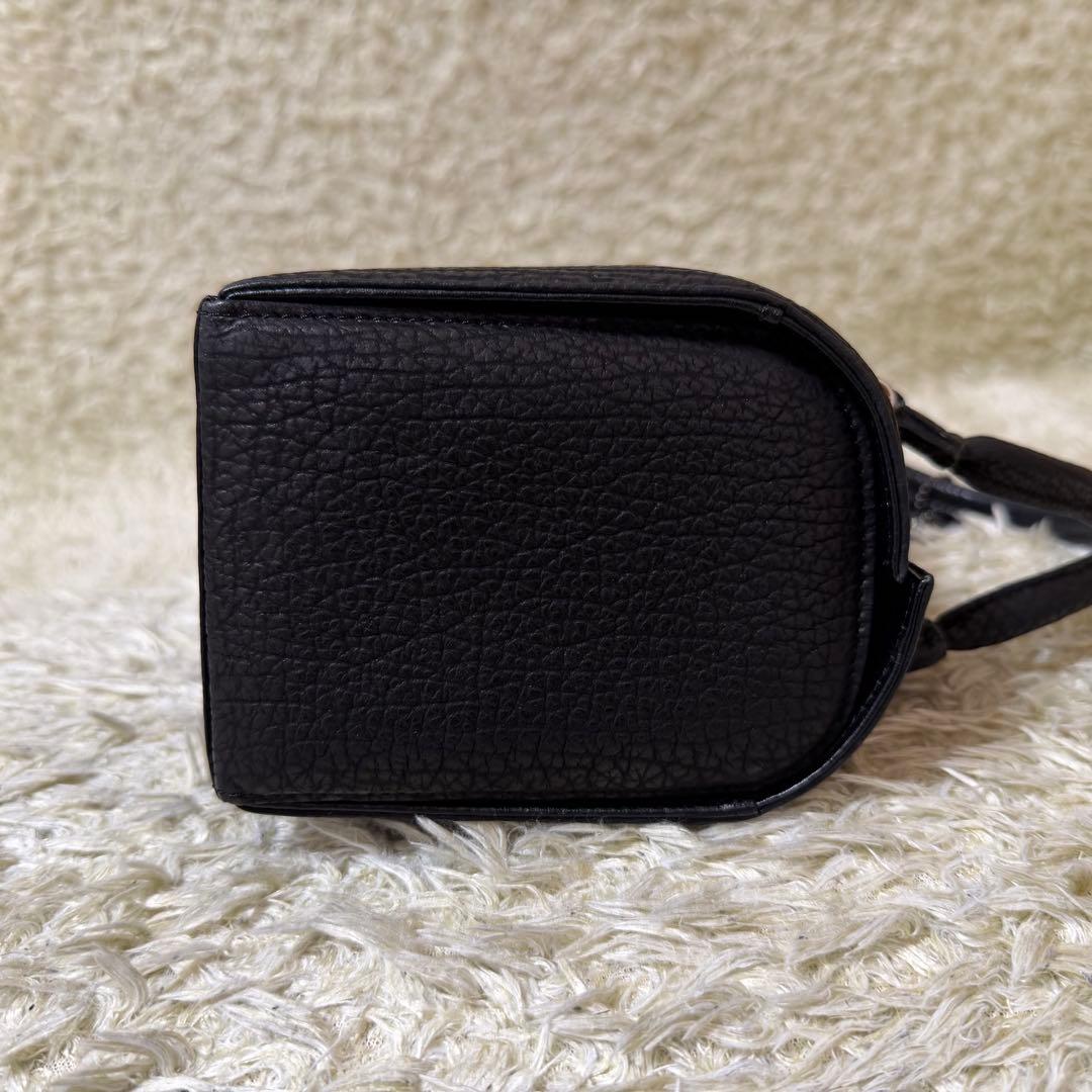 ☆極美品☆JRA認定　ハンドバッグ　シャークスキン　フォーマル　ボックス　黒