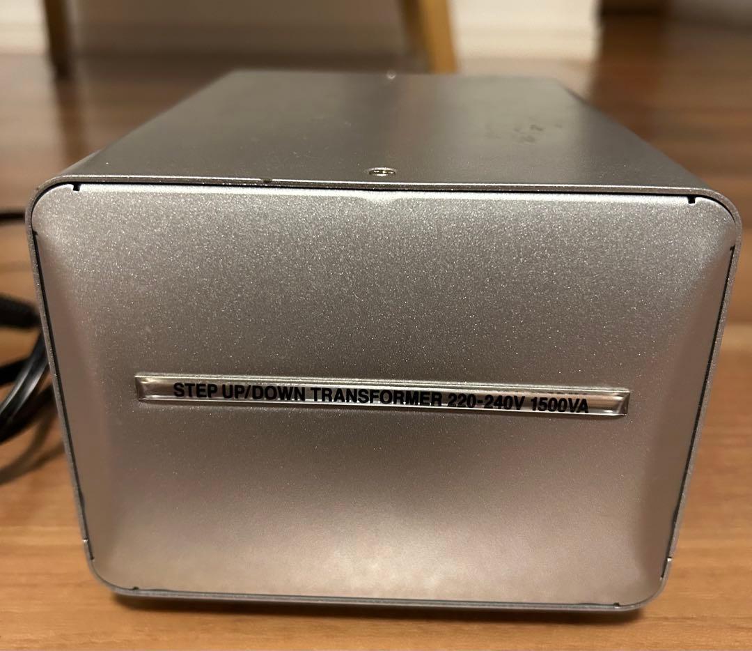 カシムラ 海外国内用大型変圧器 220-240V 1500VA TTS-20C