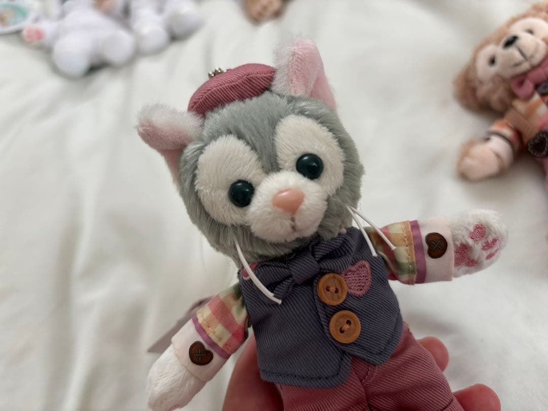 タグ付き　ダッフィー　ジェラトーニ　ぬいぐるみバッジ