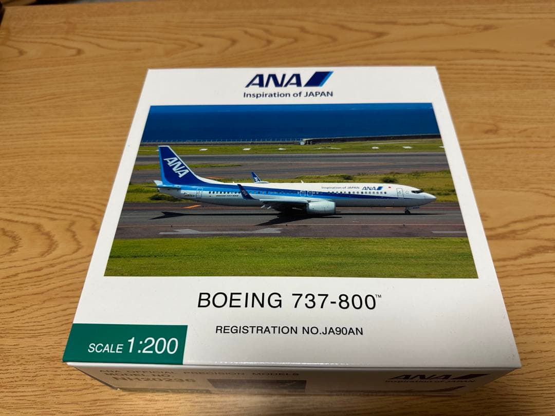 ANA 1/200 NH20236 B737-800 IOJタグ入り