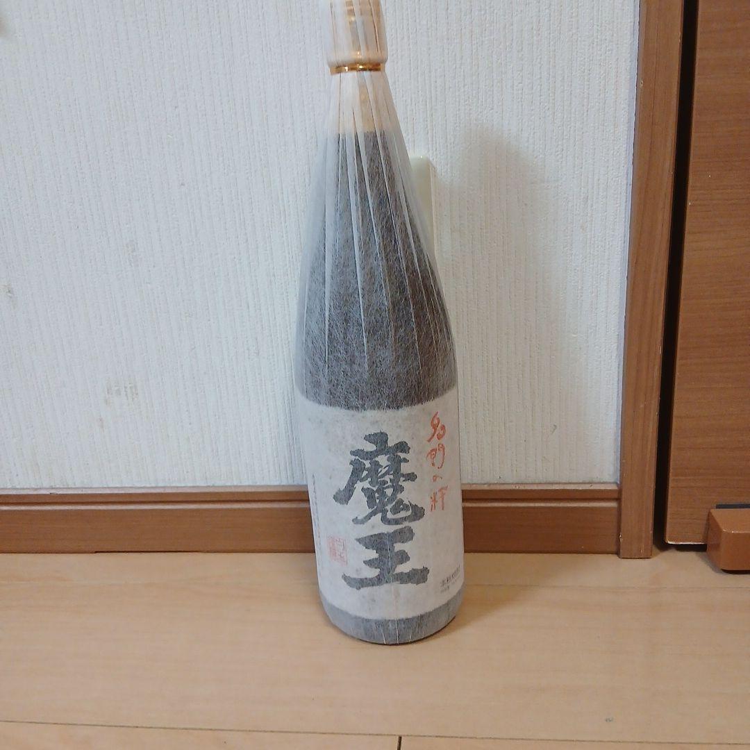魔王 焼酎 伝統的デザイン一升瓶