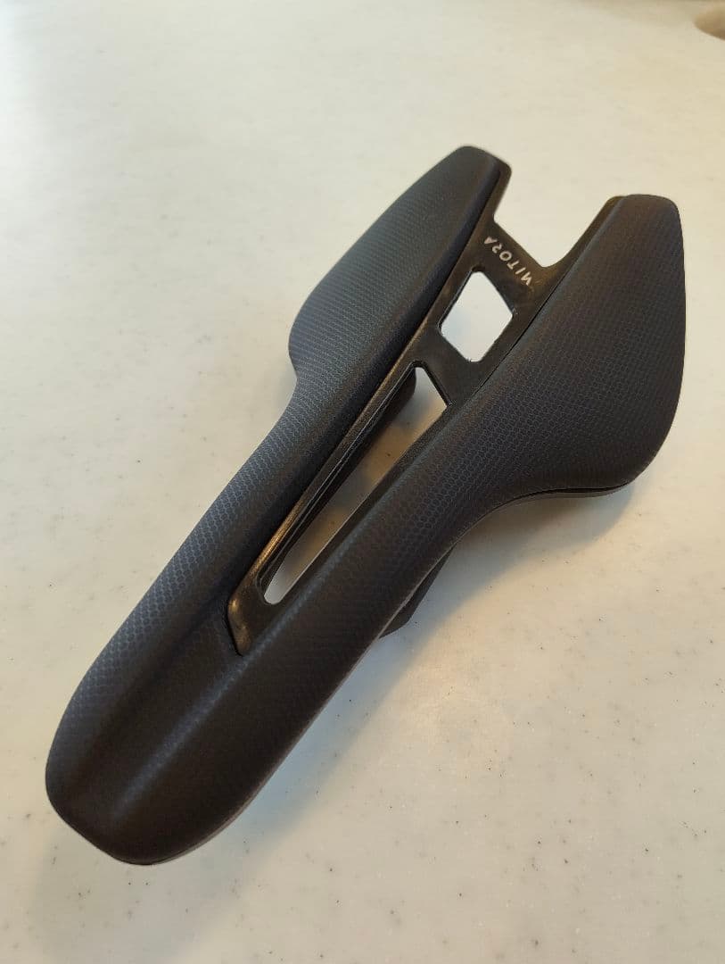 Bianchi カーボンレールサドル 完成車外し