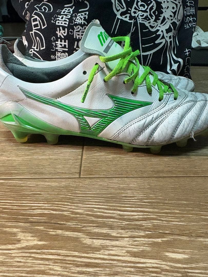ミズノモレリアネオ4限定カラー緑