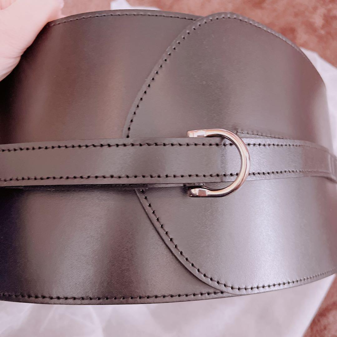 黒いレザー幅広ベルトSOUSOU