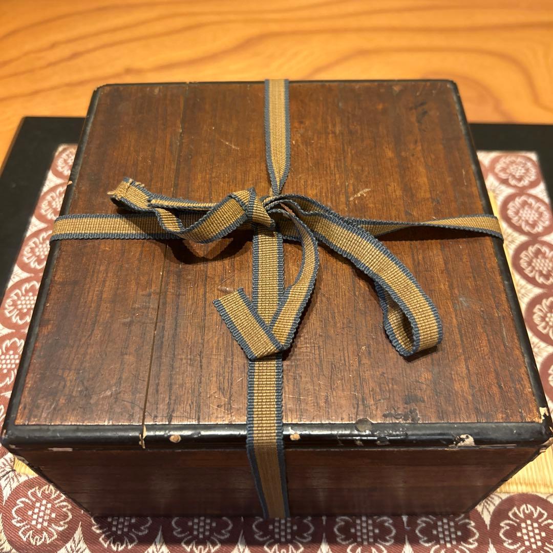 万暦赤絵　龍と鳳凰の蓋物　縁起良