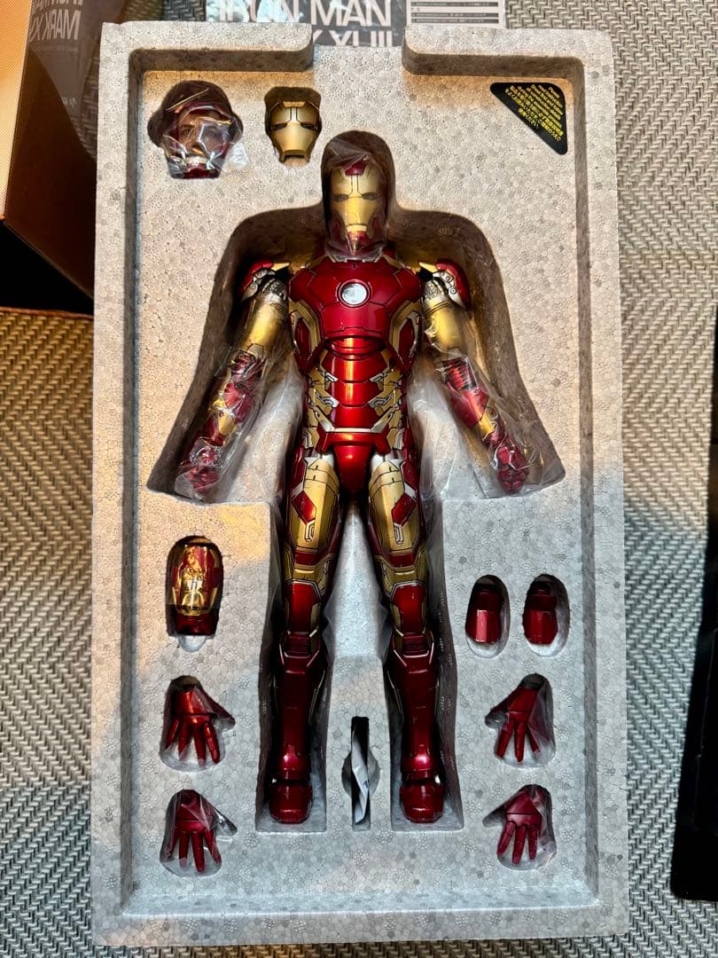 ホットトイズ エイジオブウルトロン アイアンマン マーク43 ダイキャスト