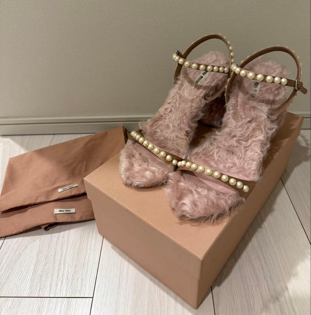 miu miu ファー＆パールサンダル