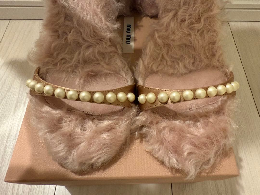 miu miu ファー＆パールサンダル