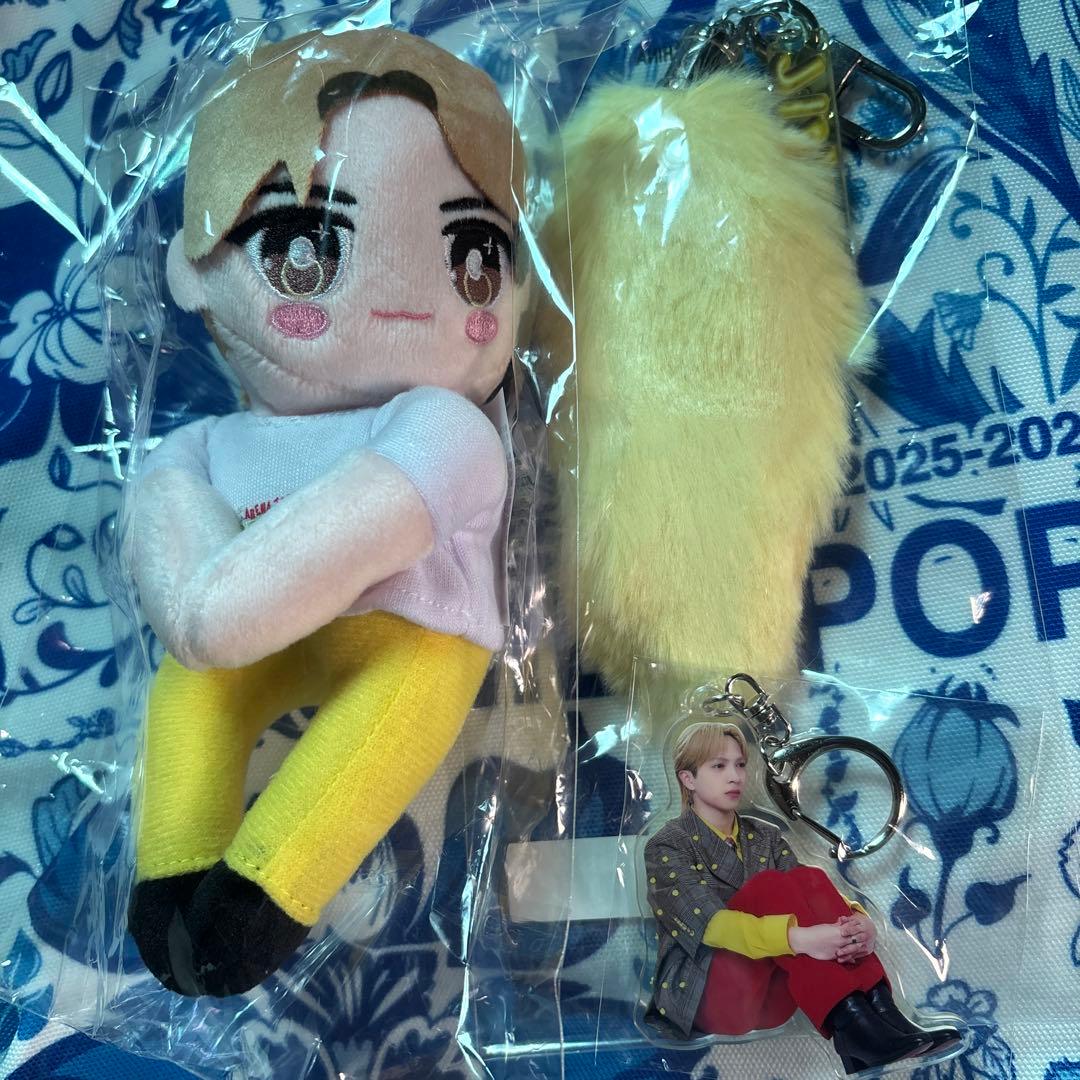 吉田仁人 おすわりアクリルキーホルダー だっこぬい しっぽ セット