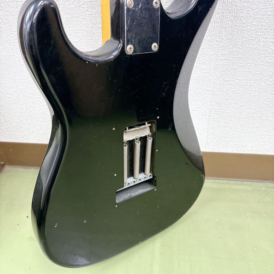 ＃Fender Stratocaster ブラック エレキギター部品欠品あり