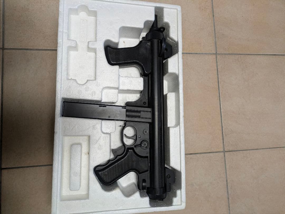 【日本製】ヨネザワ エアガン BERETTA ベレッタM12S　昭和レトロ