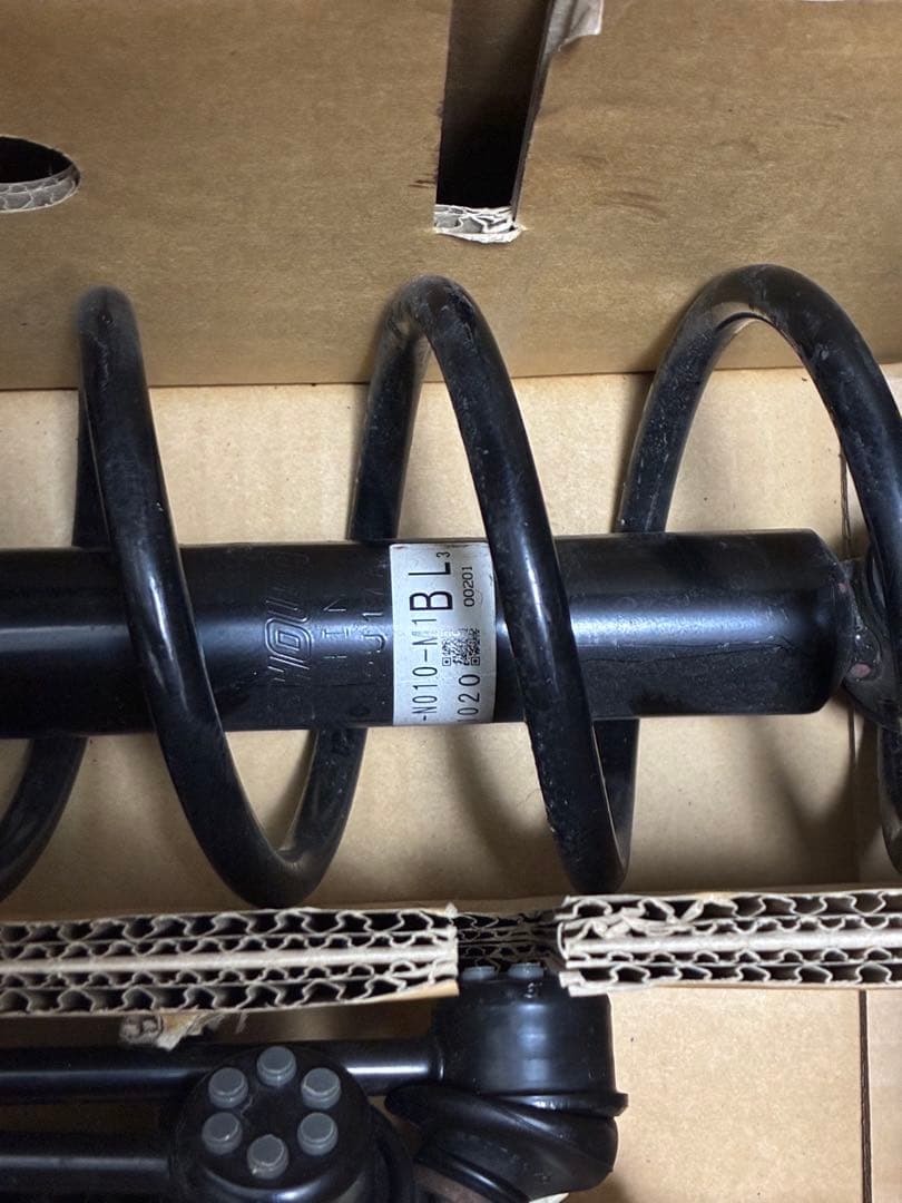 フィット ge8 純正ショック　年式2011年3月