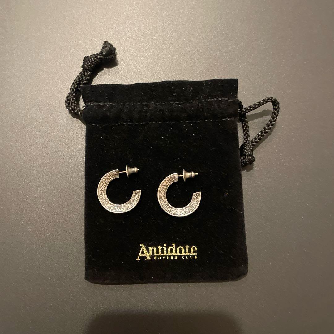 アクセサリー ANTIDOTE BUYERS CLUB Engraved Triangle