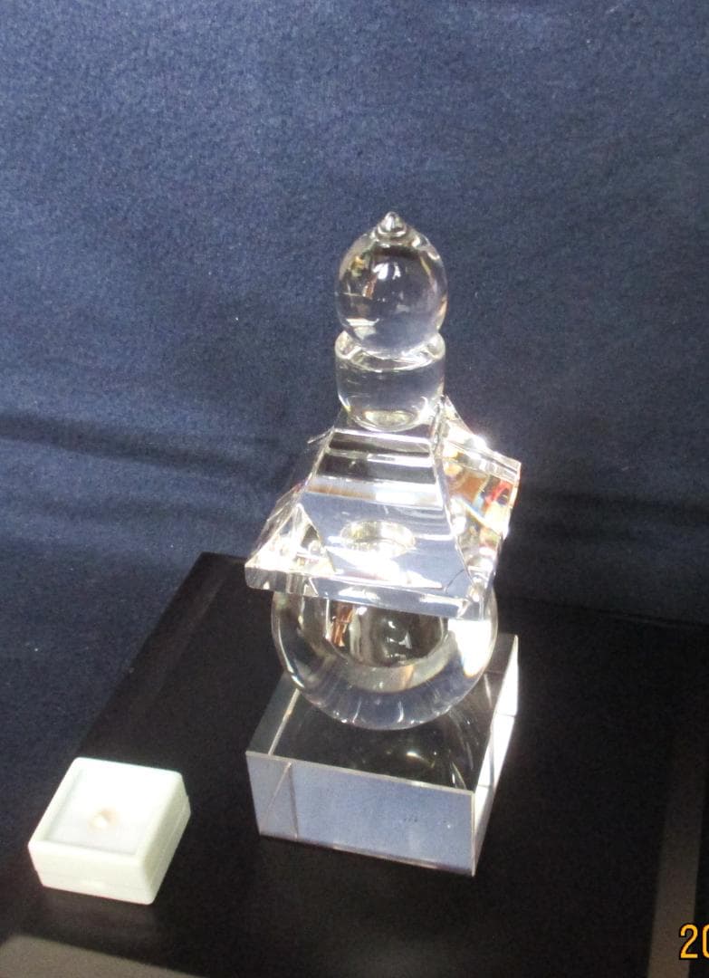 五輪塔　天然水晶　美術工芸品　伝統工芸品　証明書付き　風水　山梨県水晶美術彫刻