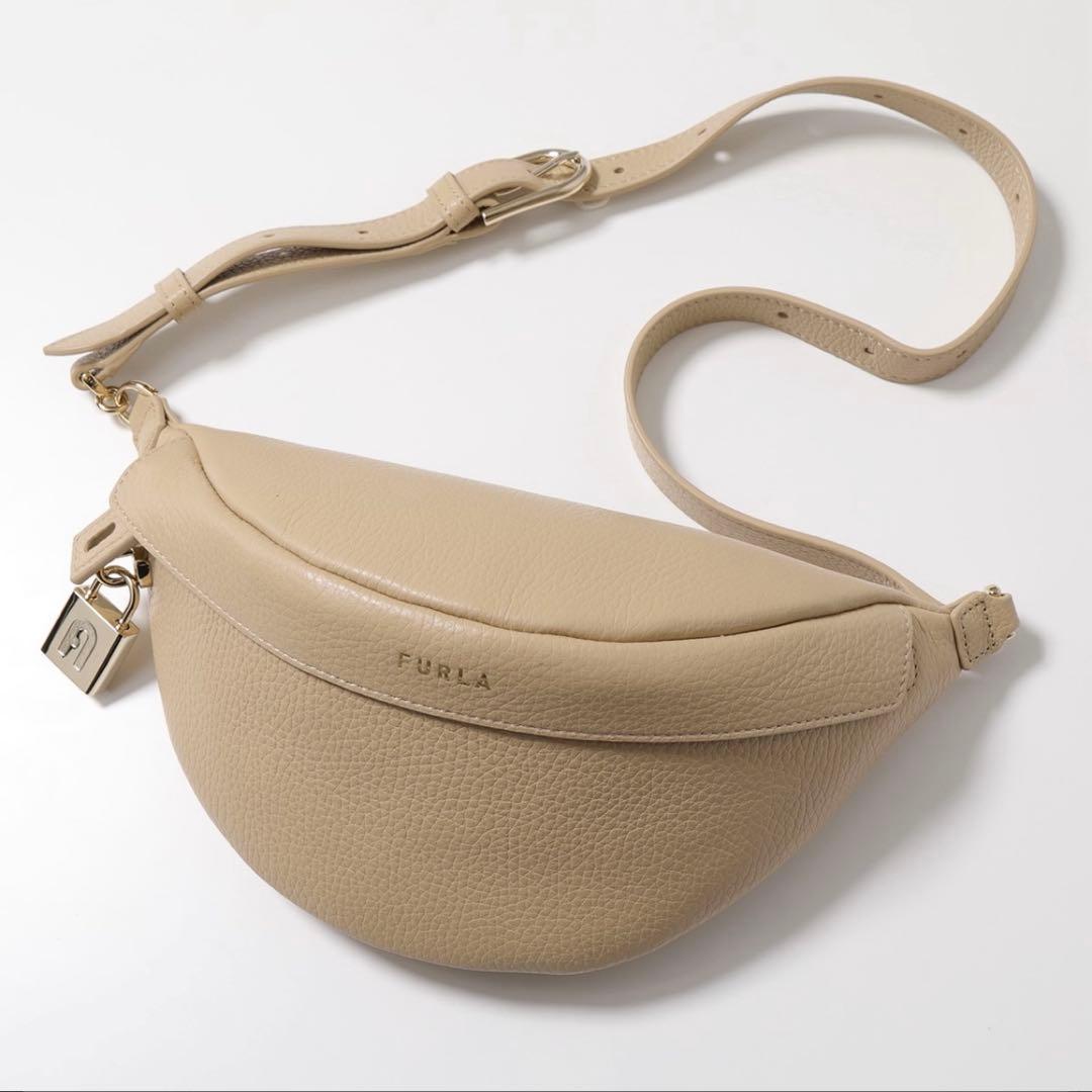 FURLA フルラ ボディバッグ