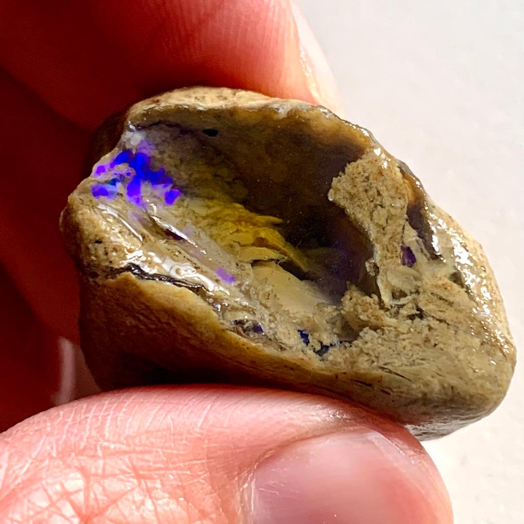 今だけお買い得！素朴で可愛いオパール原石73.5ct/鉱物標本