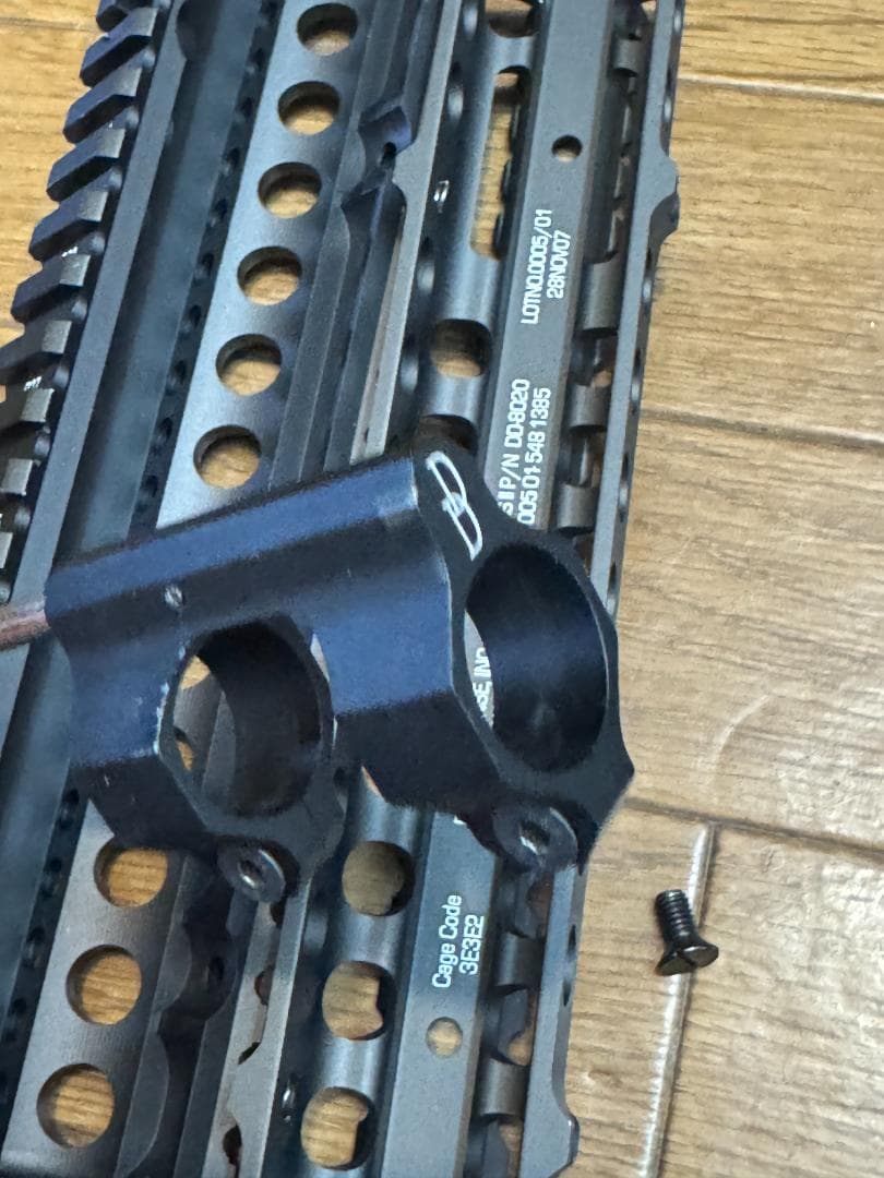 Daniel Defense RISⅡ ハンドガード FDE 9.5インチ