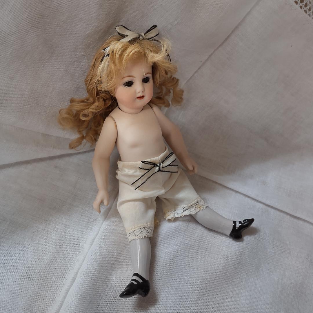 ミニョネット　アンティークドールリプロ　人形　シモン&ハルビック　リボン