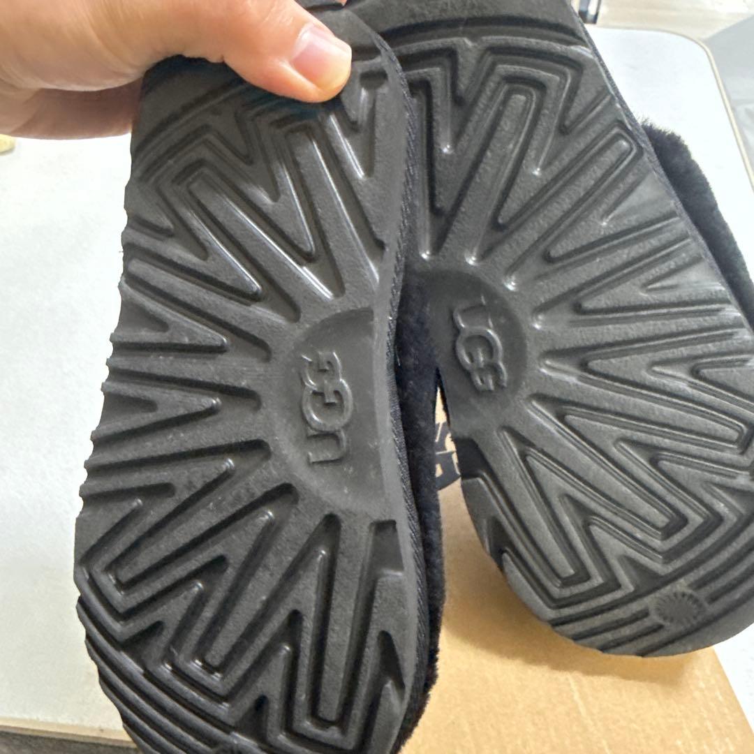 UGG Fluff Yeah サンダル ブラック jp20cm 値下げ中