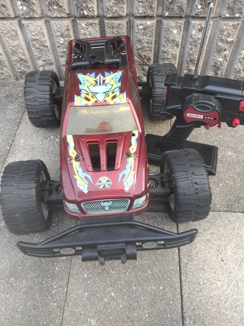 ラジコン　エンジンバギーカー　中古品