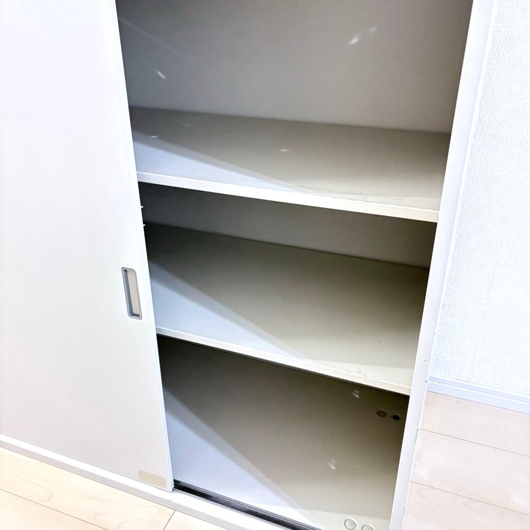 オカムラ　書庫　オフィス　ローキャビネット　キャビネット　A4 鍵付き