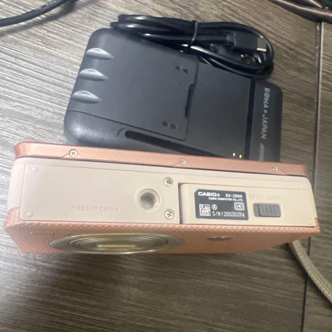 ま*も様 CASIO EXLIM EX-ZR50ピンク コンパクトデジタルカメラ