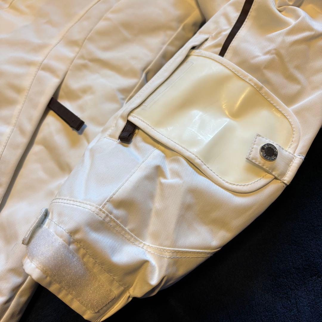 【美品】DESCENTEデサント　レディース　スキーウェア　サイズ7 白茶