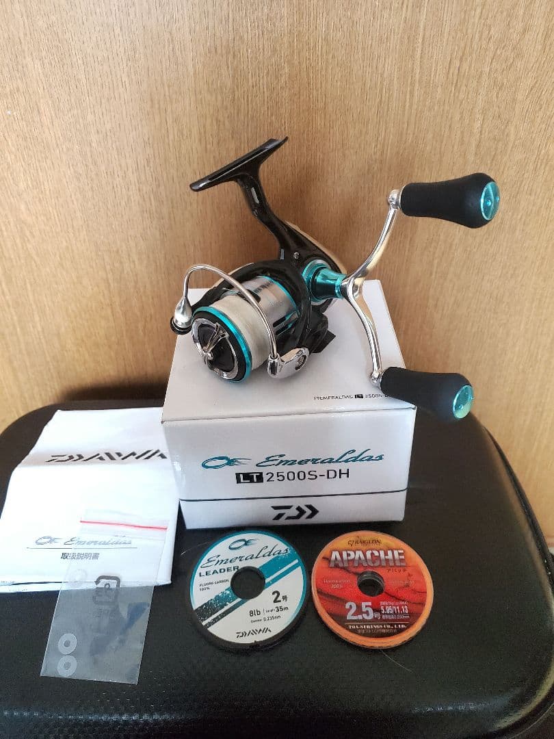 ダイワ19エメラルダスリール LT2500S-DHリーダー2.5号　2号おまけ