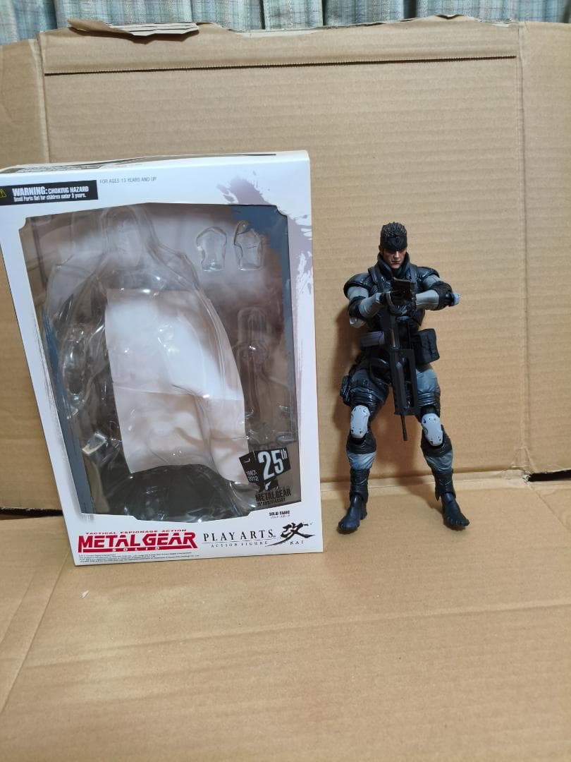 PLAY ARTS改 　L GEAR SOLID 　ソリッド・スネーク