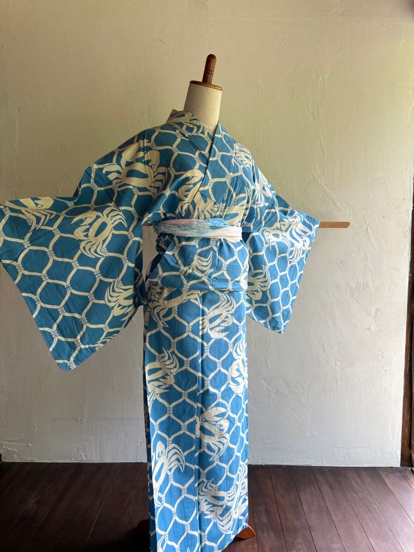 青色 カニ模様 浴衣　仕立て上がり　身長150cmほど　アンティーク浴衣