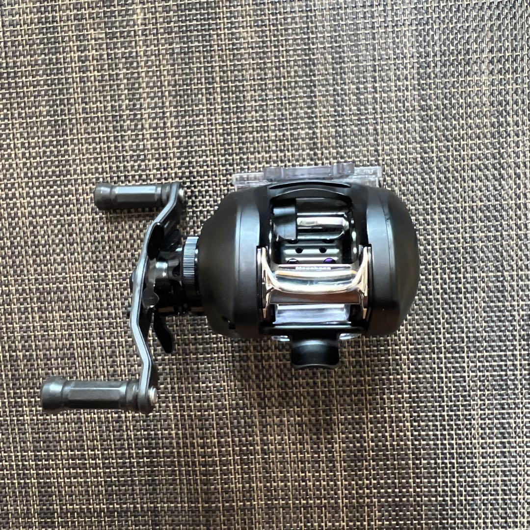 リール Megabass IS63 LARIAT