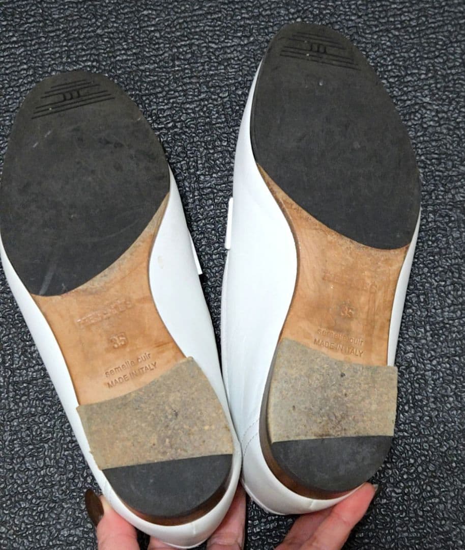 HERMESモカシンホワイト35