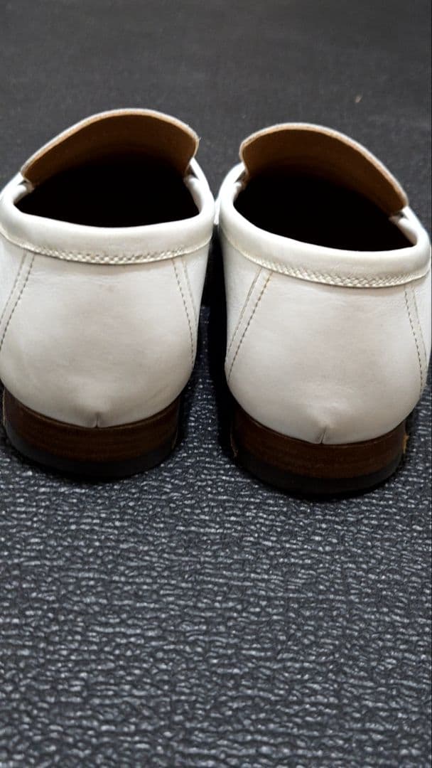 HERMESモカシンホワイト35