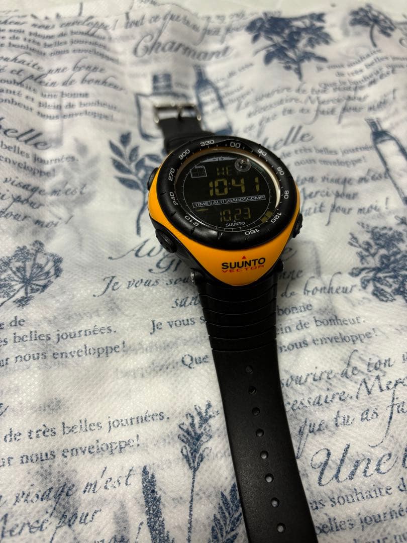 【良品】SUUNTO　スント　VECTOR　ベクター　電池交換済み　腕時計