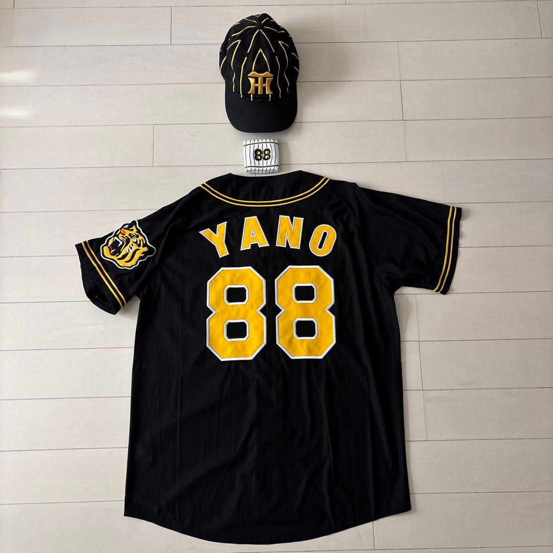 阪神タイガース　直筆サイン入りレプリカユニフォームＬ（美品）＆応援Ｔシャツセット