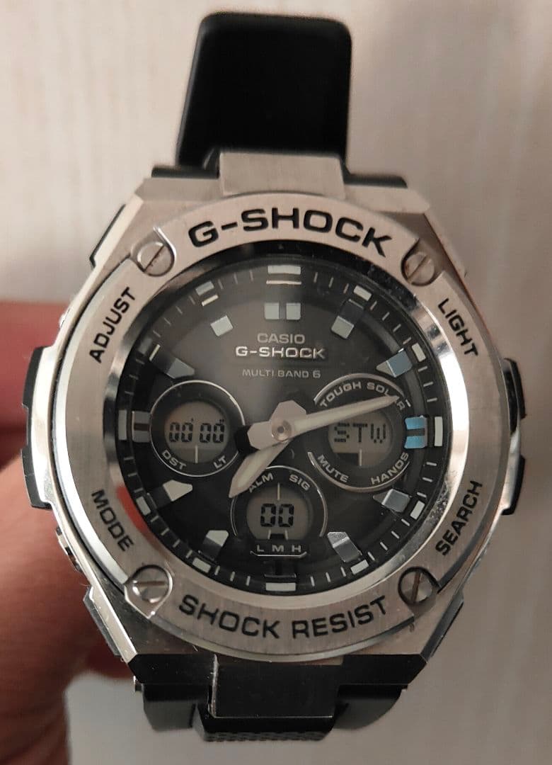 今晩だけ値下げ中★G-SHOCK 電波ソーラーGST-W310-1AJF