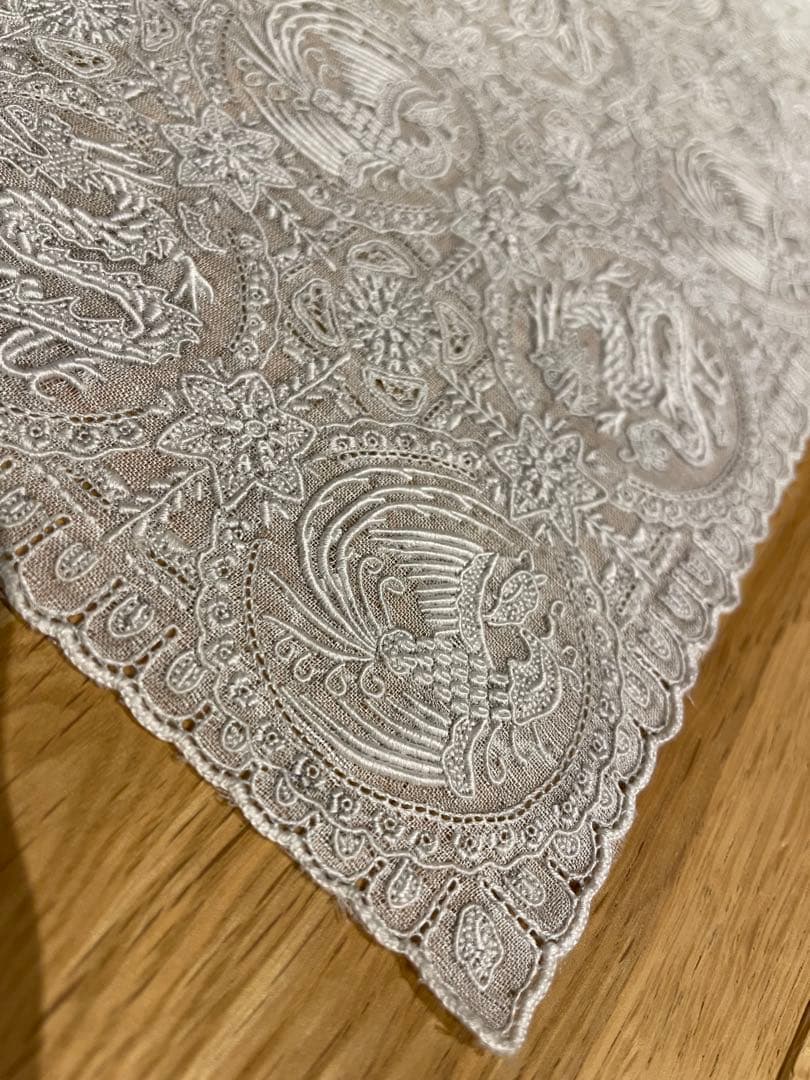 スワトウ刺繍　ハンカチ　約29cm