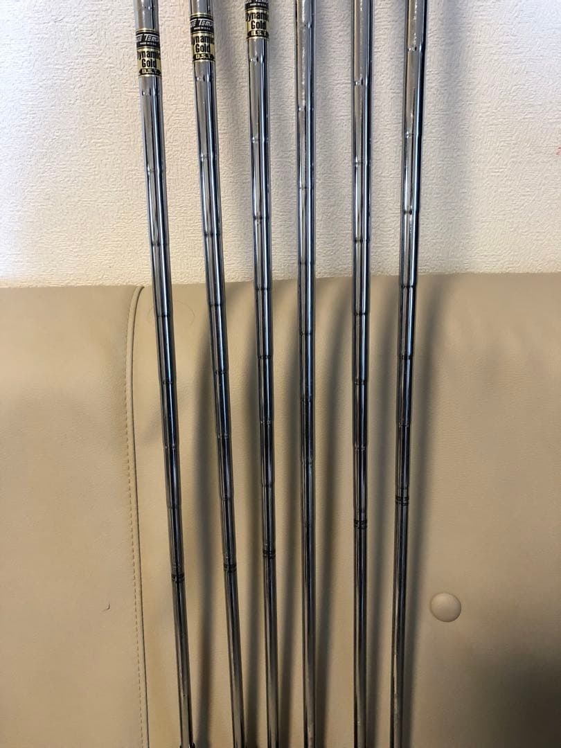 【送料込み】希少スリクソン Z945 ブラック 《 数量限定品 》アイアン