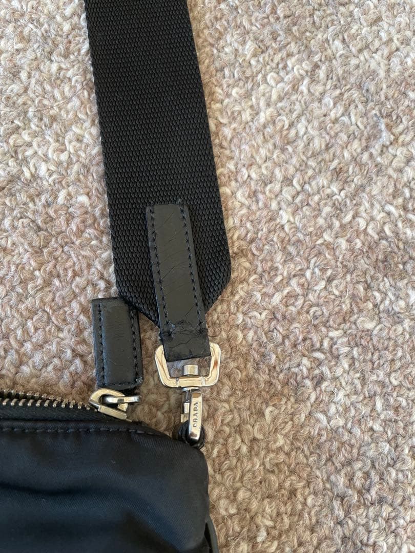 プラダ ナイロン ショルダーバッグ サコッシュ