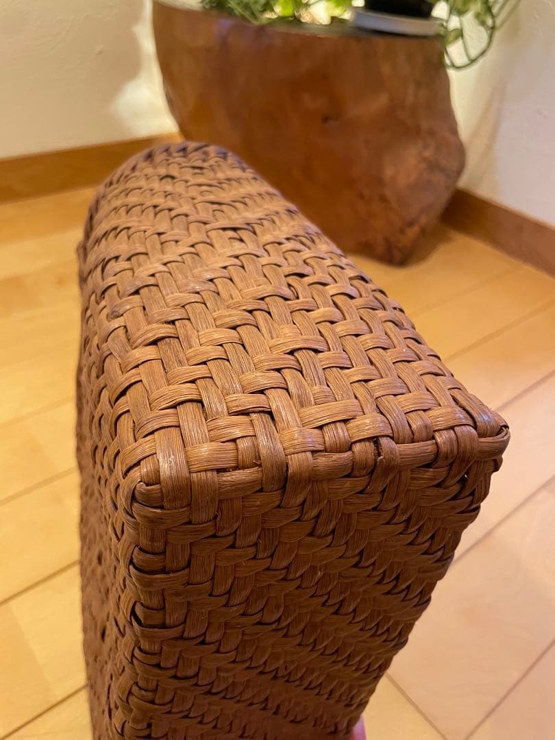 国産　信州山葡萄籠バッグ　内布付き　網代編み　保護猫支援