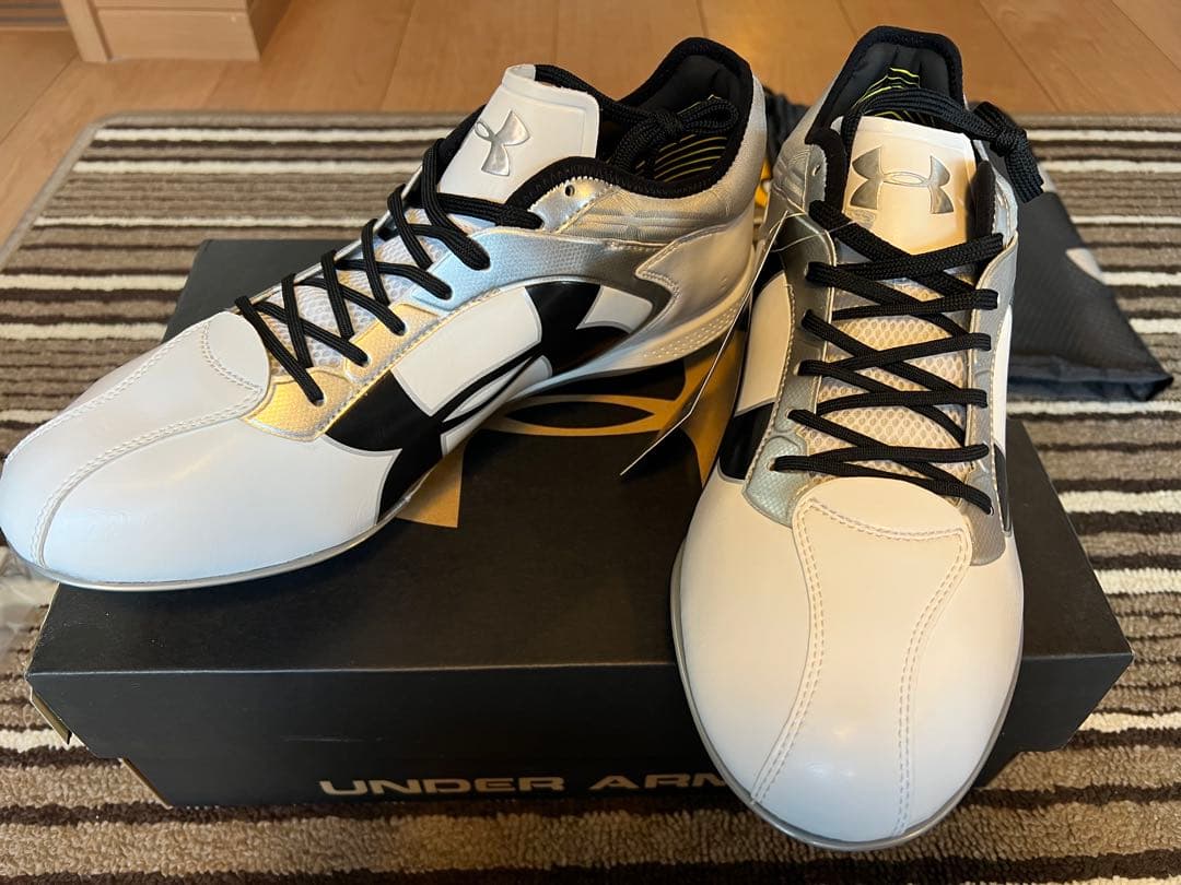 UNDER ARMOUR アンダーアーマー　野球スパイク　軽量