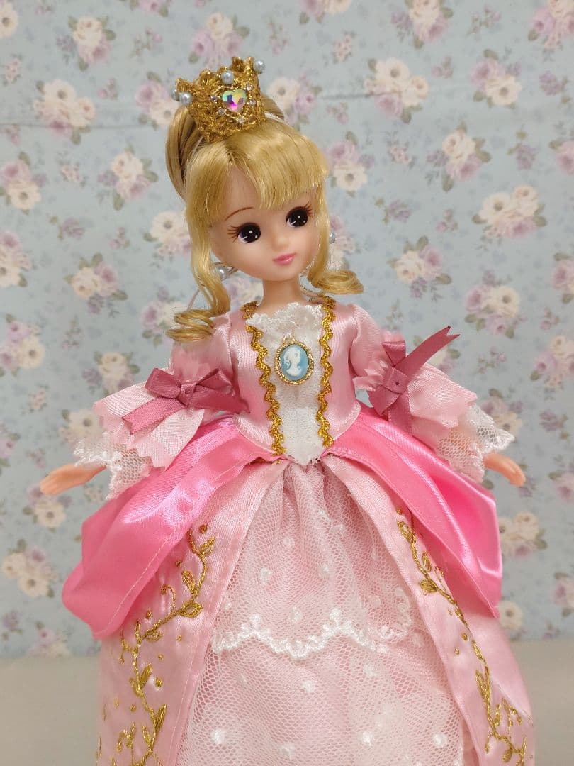 ロココドレス　手刺繍　桃色の姫ドレス　マリー・アントワネット　ハンドメイド