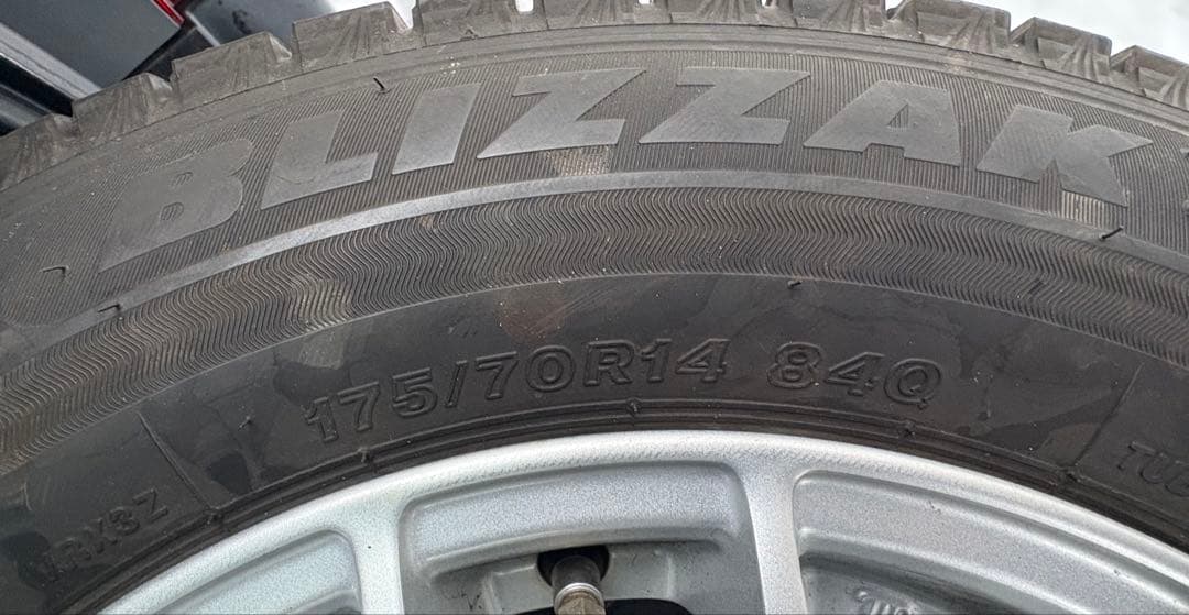 送料込　175/70R14 VRX3 アルミホイールセット　23年製造　バリ溝