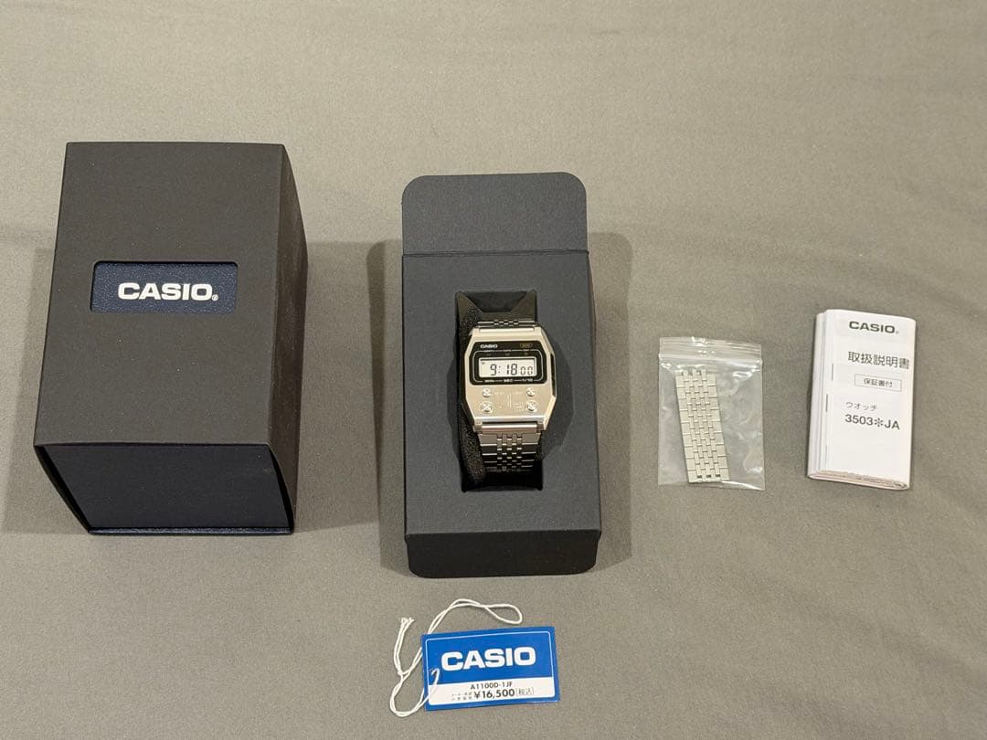 美品 CASIO A1100D-1 シルバー