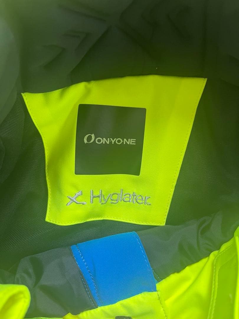 オンヨネ　サロモンワッペン付き　スキーウェア　上下セット　レディース　SS